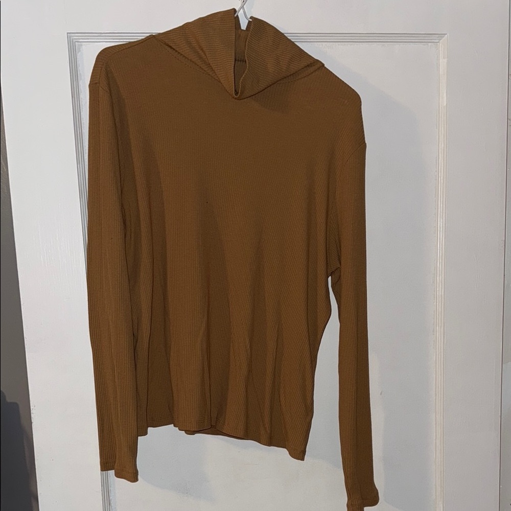 Women’s turtleneck shirt